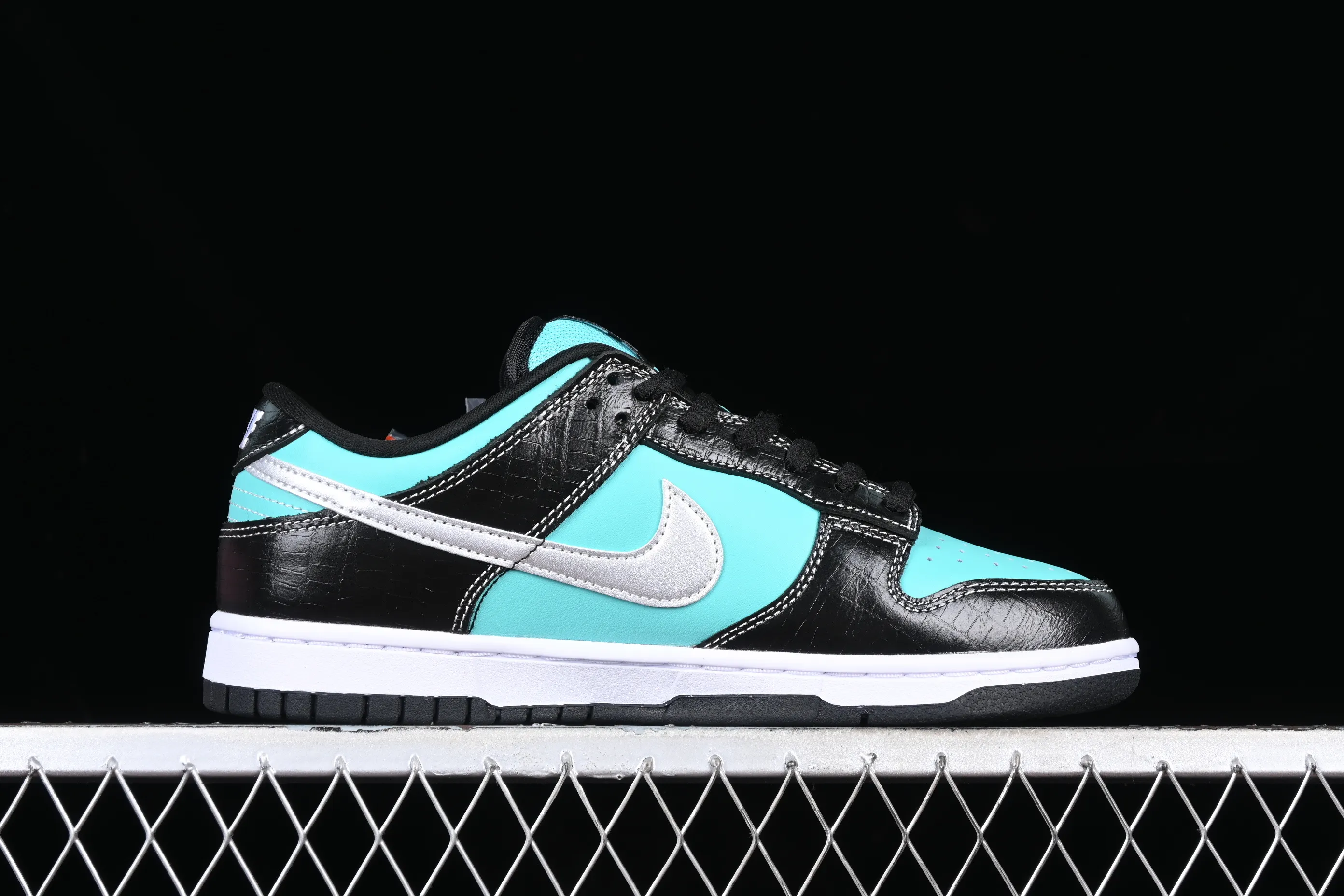 All categories Nk SB Dunk series Nk SB Dunk Low low-top sneakers Nk Dunk SB Diamond "Tiffany" diamond mint green low-top sports and leisure sneakers 304292-402